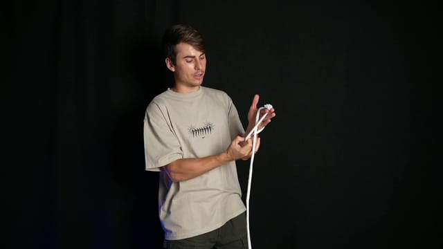 One-Handed Rope Knot