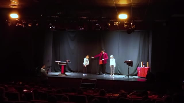 Handkerchief Hypnosis Routine
