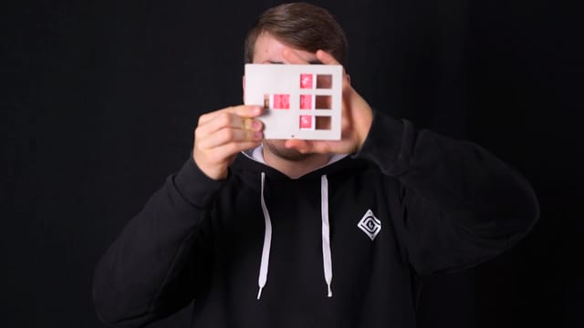 Zig-Zag Card Illusion